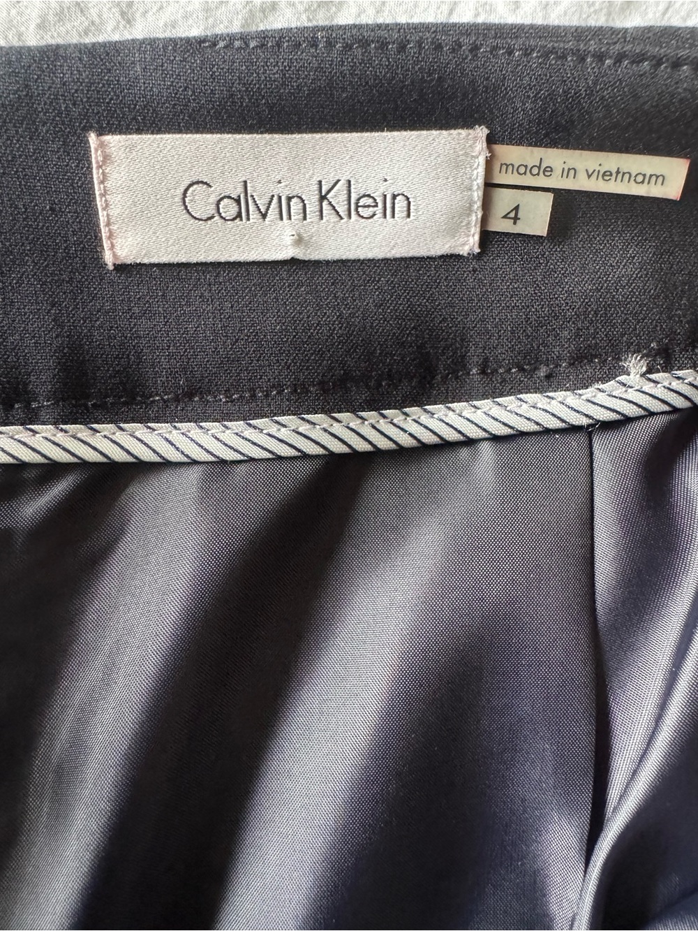 Calvin Klein Navy Pencil Skirt - Sleek Office Essential - Picture 4 of 7